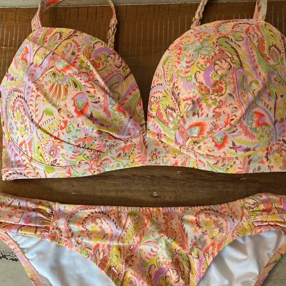 Peach pattern bikini - Picture 2 of 3